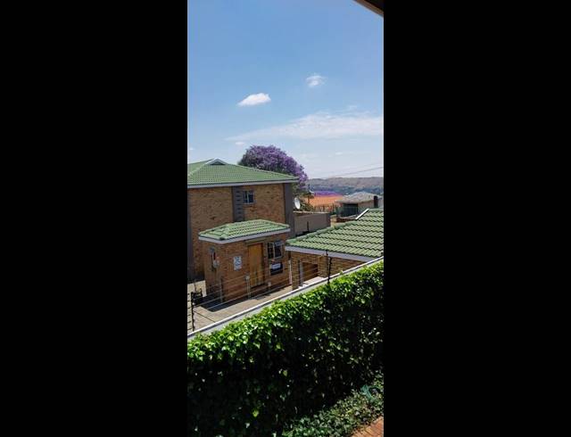 2 BEDROOM DUPLEX FOR SALE IN PRIMROSE HILL